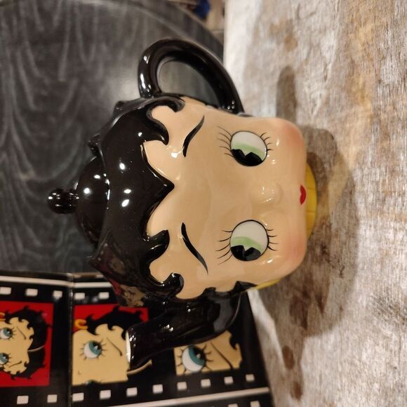 Betty Boop Ceramic Teapot - Picture 1 of 4